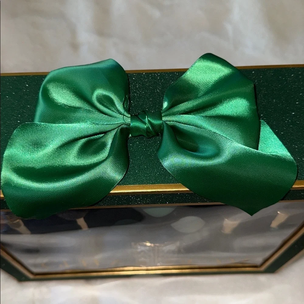 Glitz & Glam 8 Piece Cosmetic Brush Set - Green and Gold
